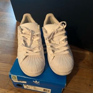 White Youth Adidas size 6 1/2.